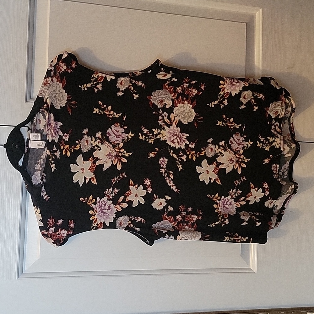 Jules and Leopold floral tank